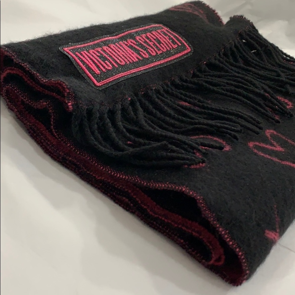 Victoria’s Secret Soft & Cozy Scarf! - Picture 5 of 8